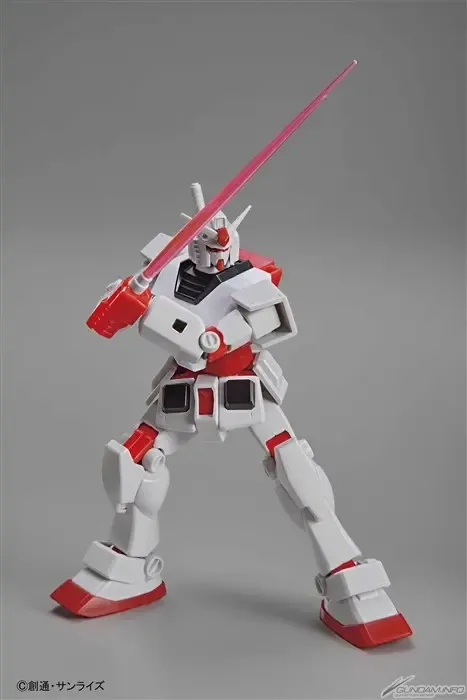 Uniqlo RX-78-2 (Gunpla 40th Anniversary)
